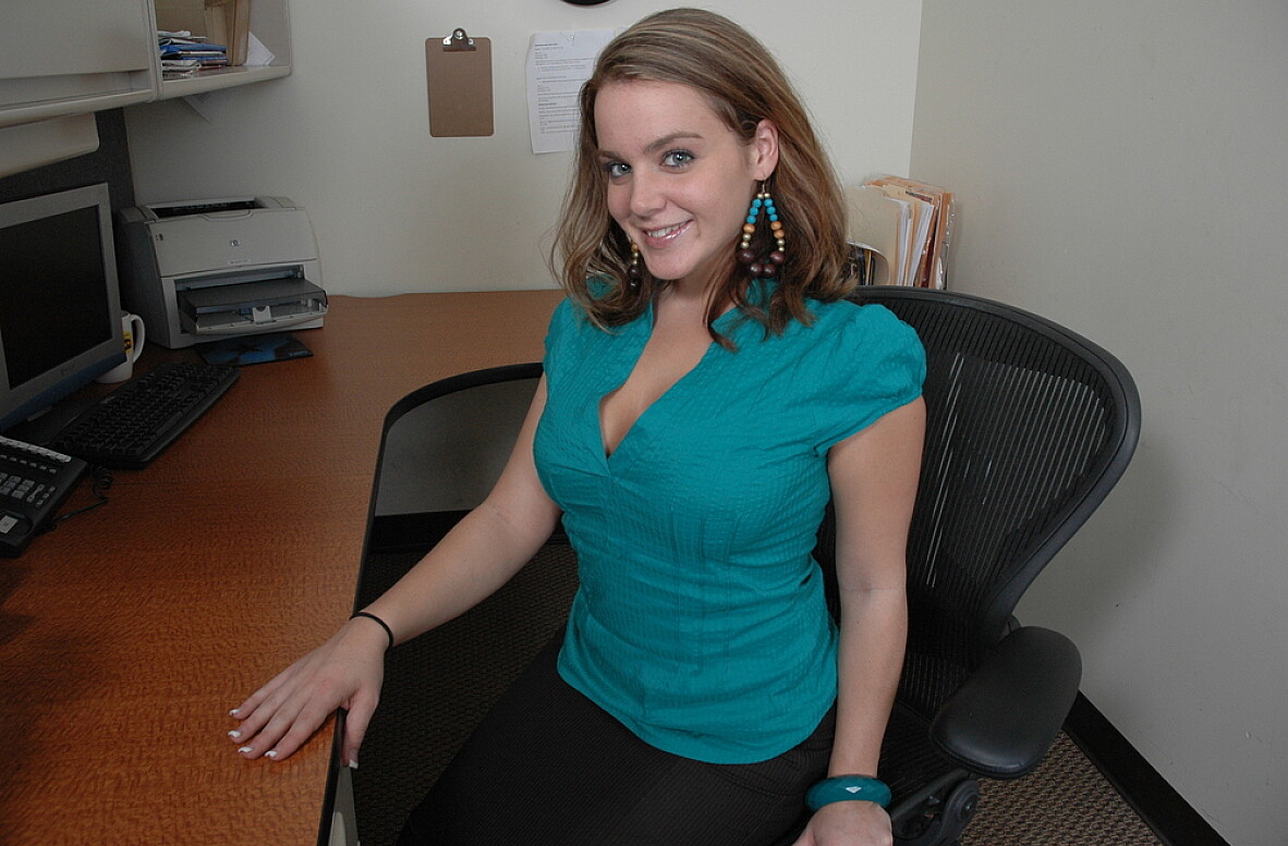 Watch Natasha Nice video in Live Naughty Secretary